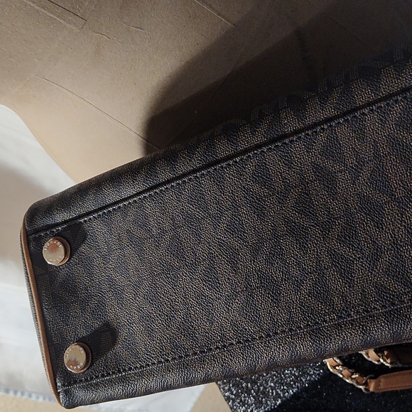 Michael Kors Purse - Picture 4 of 8